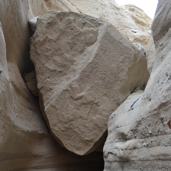 Slot canyon obstacle